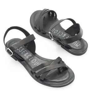 Musse & Cloud Black Leather Strappy Buckle Sandals